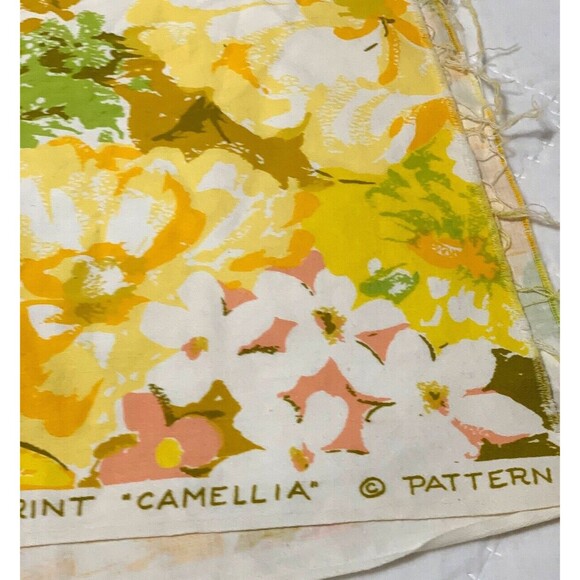 COHAMA Vintage Retro NEW Old Stock  "Camellia" Yellow Floral Fabric ~ 48" x 34" - Picture 3 of 4
